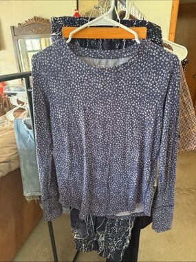 GAP Navy Blue Long-Sleeve Crewneck Top with White Micro Print